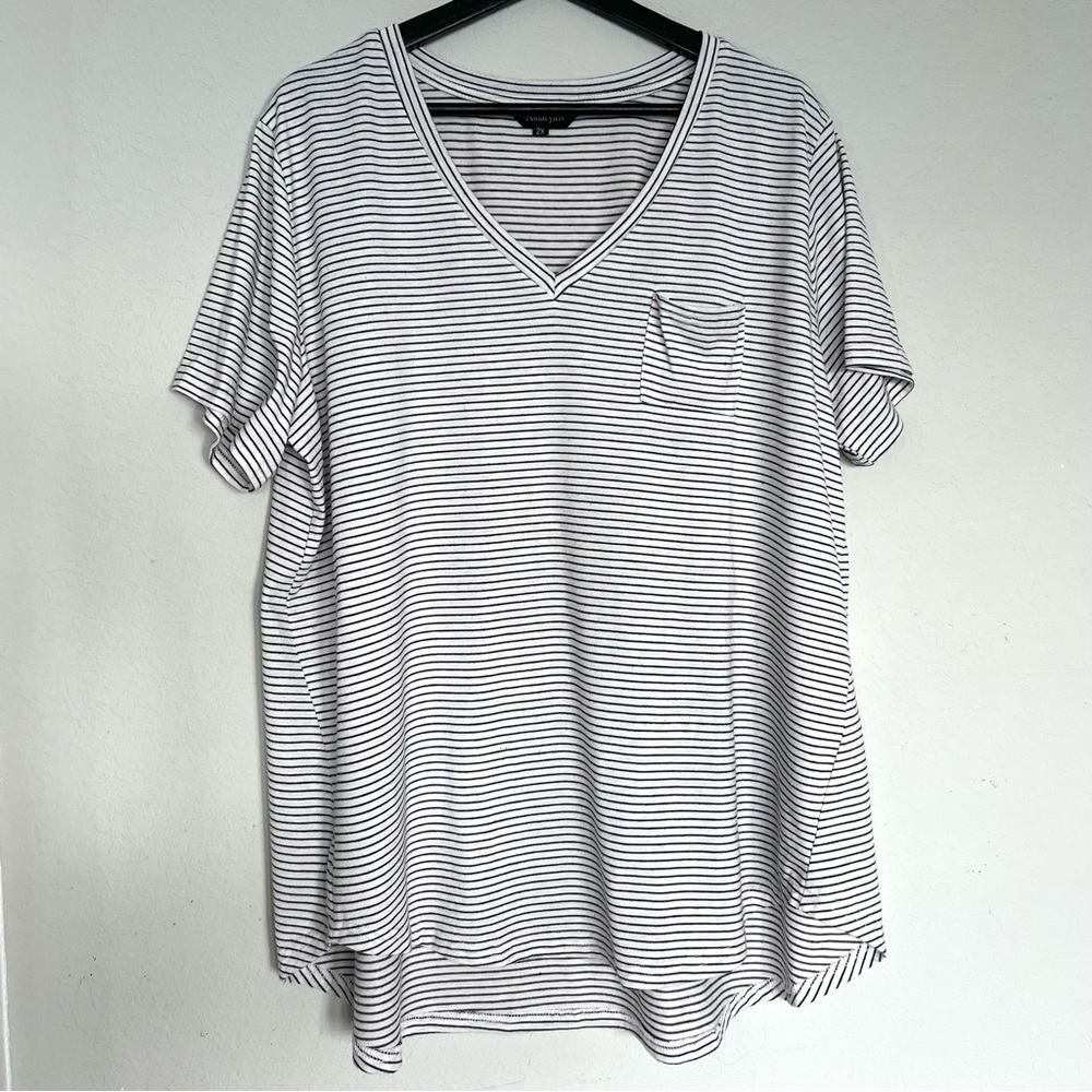 Amaryllis V neck pocket tee stripped size 2X